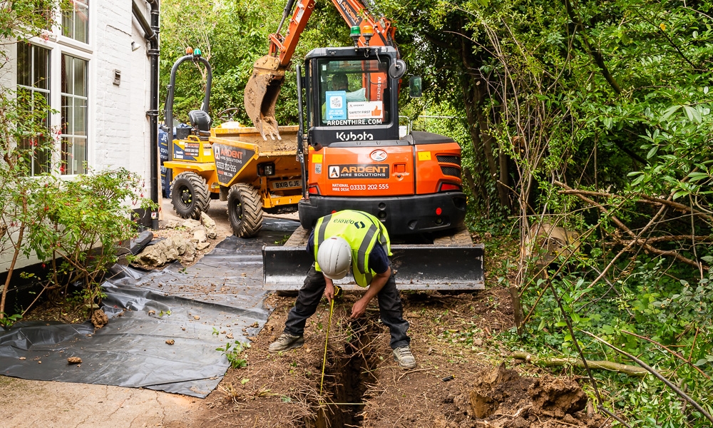 Using video to demonstrate the expertise of a structural repair company