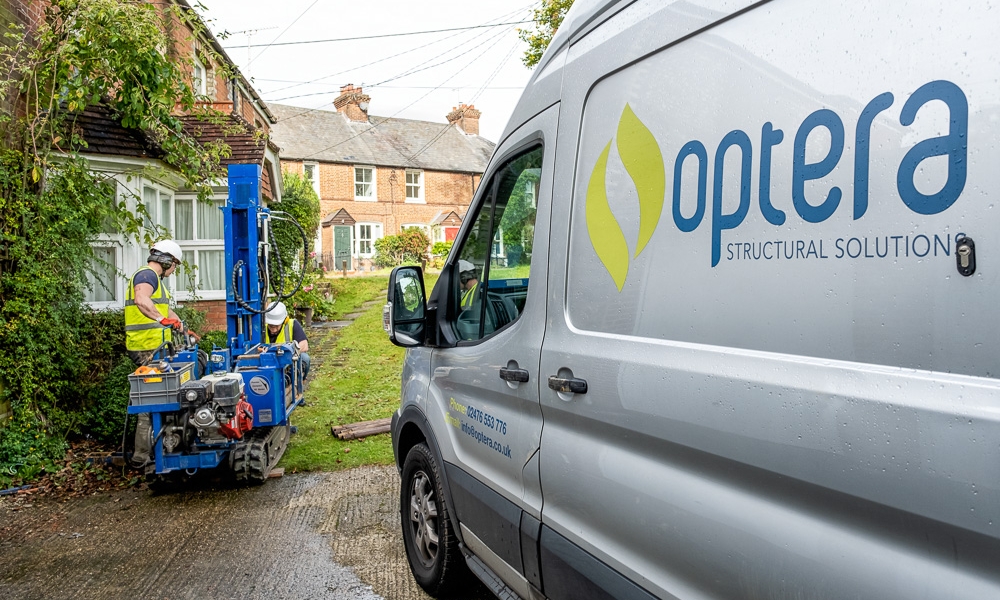 Using video to demonstrate the expertise of a structural repair company